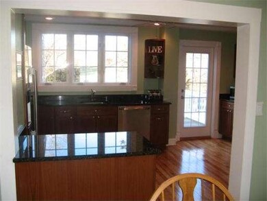 12 Myrtle Ave, Newburyport, MA 01950 - photo 4