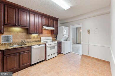 Skyline Plaza unit 2405N, Baileys Crossroads, VA 22041 - photo 4