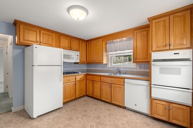 11 Emmeline Ave, Waltham, MA 02452 - photo 5