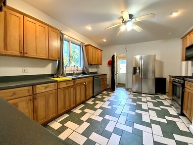 58 Trowbridge St, Arlington, MA 02474 - photo 7