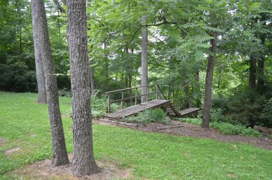 209 Beams Dr, Harrodsburg, KY 40330 - photo 4