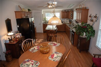 Gourmet Kitchen with Breakfast area