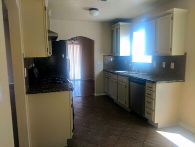 14401 Desert Ocotillo Dr, Horizon City, TX 79928 - photo 3