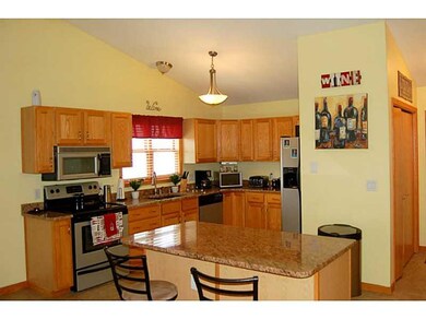 2935 Fox Ridge Dr, Columbus, IN 47203 - photo 4