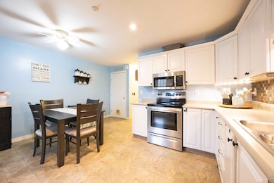 15 Intervale Ct, Hudson, NH 03051 - photo 2