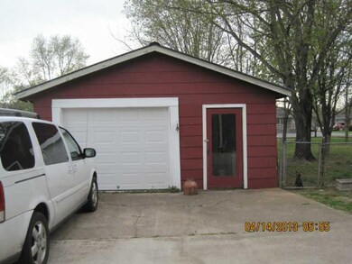 215 Riggs Ave, Portland, TN 37148 - photo 5