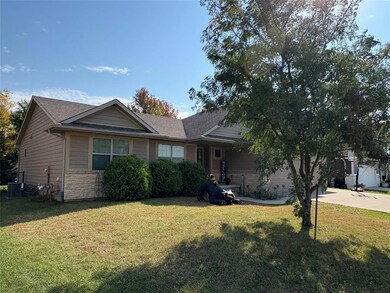 2015 SE Greentree Dr, Waukee, IA 50263 - photo 2