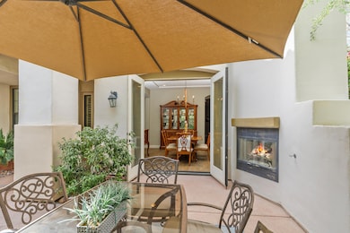 41805 Via Aregio - Front Courtyard