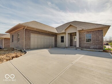 6135 Horizon Dr, Columbus, IN 47201 - photo 2