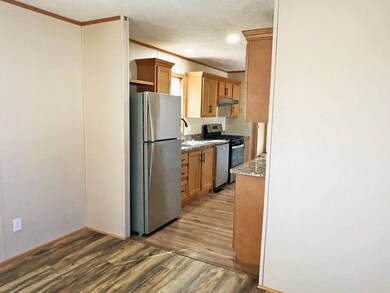 Sartell-Lot 123 Entry to KIitchen