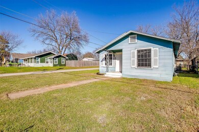 108 Madison St, Cleburne, TX 76033 - photo 3