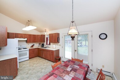 2135 Hendricks Rd, Pennsburg, PA 18073 - photo 6