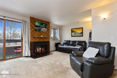 05-Living Room_SOPH2355
