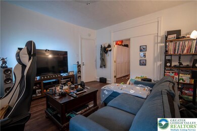 Lower Unit Living
