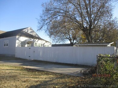 1017 Hargrove St, Ardmore, OK 73401 - photo 3
