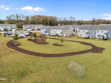 929 Clearhaven Ln, Fuquay Varina, NC 27526 - photo 2