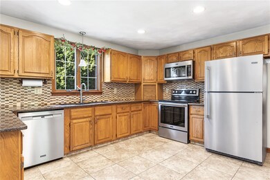 35 Cedar Bay Dr, Warwick, RI 02888 - photo 5