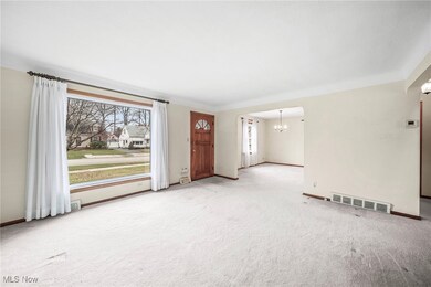 1199 Mayfield Ridge Rd, Cleveland, OH 44124 - photo 5