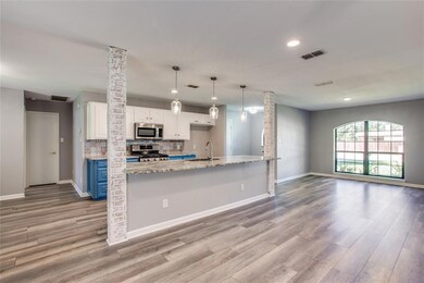 210 Lone Star St, Joshua, TX 76058 - photo 7