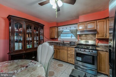 2830 Michigan Ave, Halethorpe, MD 21227 - photo 7