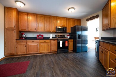 3903 SW 40th Terrace, Topeka, KS 66610 - photo 6