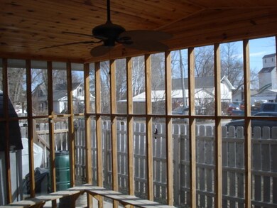 Screened Porch w-fan.JPG