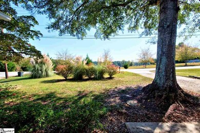 621 Bridwell Rd, Travelers Rest, SC 29690 - photo 3