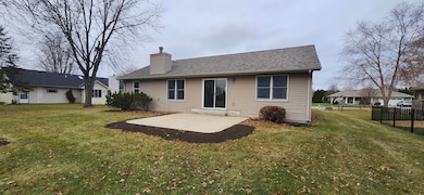 539 Autumn Dr, Walworth, WI 53184 - photo 2