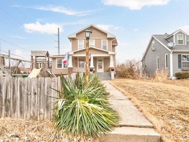 1736 C Ave NW, Cedar Rapids, IA 52405 - photo 2