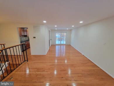 12631 Etruscan Dr, Herndon, VA 20171 - photo 6