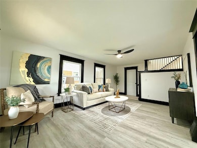 1110 York St, Des Moines, IA 50316 - photo 2