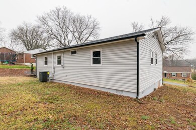 115 Cloverdale Dr, Madison Heights, VA 24572 - photo 7