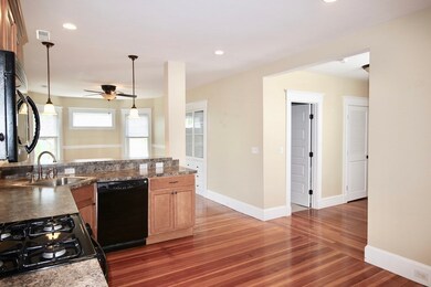 205 Hammond St unit 3, Waltham, MA 02451 - photo 3