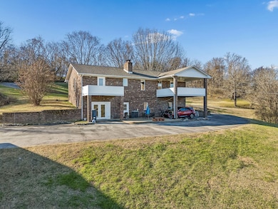 411 Mountain View Dr, Pulaski, TN 38478 - photo 4