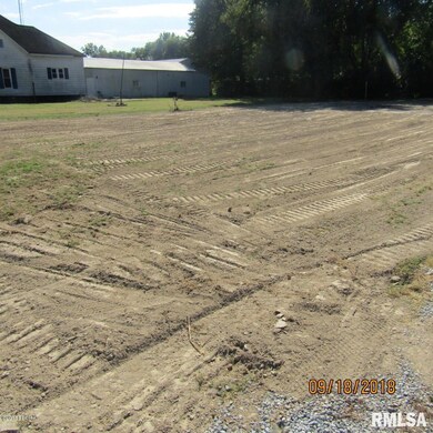 201 S Shaw St, Harrisburg, IL 62946 - photo 4