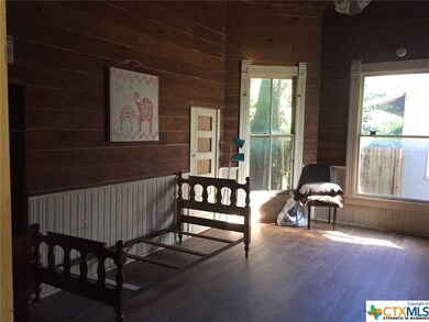 816 W Hopkins St, San Marcos, TX 78666 - photo 6