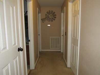 311 Pine Hill Dr, Hopkinsville, KY 42240 - photo 6