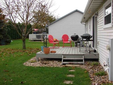 702 Leeward Ln, Oregon, WI 53575 - photo 4