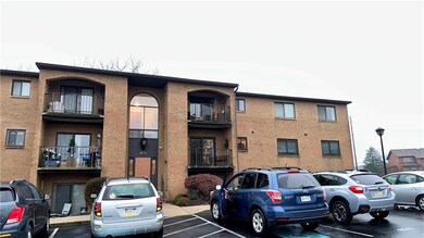 978 Cold Spring Rd unit 3, Allentown, PA 18103 - photo 2