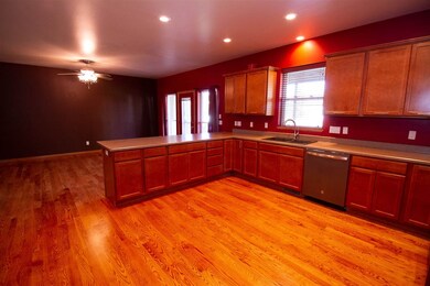 213 N Hillcrest Cir, Center Point, IA 52213 - photo 7