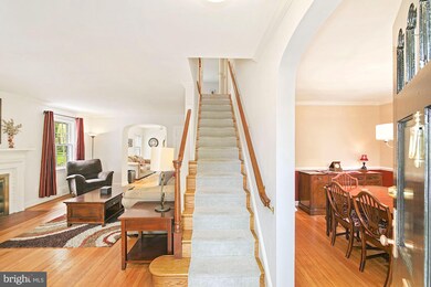 4322 Kentbury Dr, Bethesda, MD 20814 - photo 4