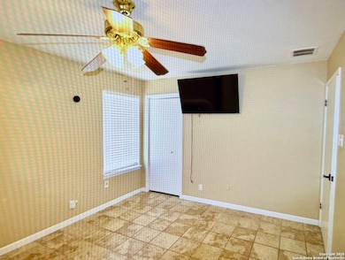 315 Mockingbird Ln, Devine, TX 78016 - photo 7