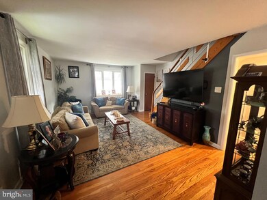 46 Suburban Ln, Upper Darby, PA 19082 - photo 5