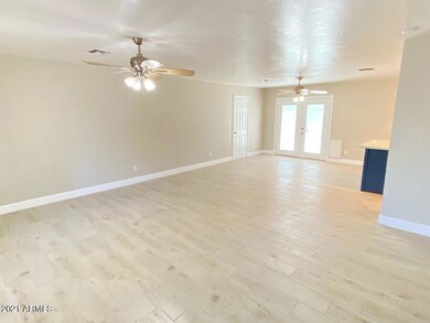 4016 N 80th Dr, Phoenix, AZ 85033 - photo 5