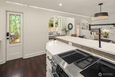 1400 Bellevue Way SE unit 4, Bellevue, WA 98004 - photo 7