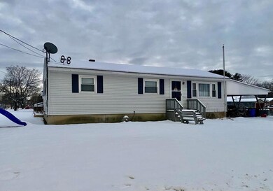 15 Suzanne St, Lewiston, ME 04240 - photo 2