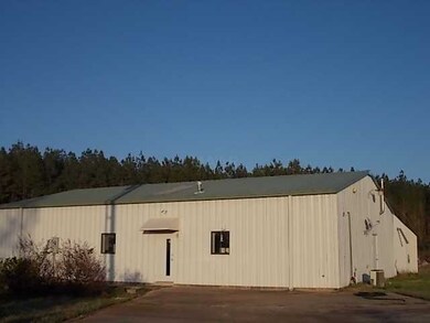 Large Shop with attached 2 Bedroom, 2.5 Bath Apart