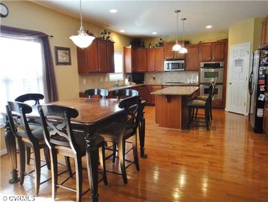 Kitchen - You'll love cooking and entertaining in 