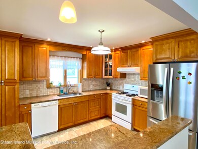 23 van Cortlandt Ave, Staten Island, NY 10301 - photo 6