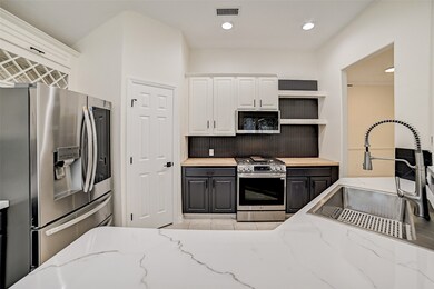 70 Camber Pine Place, Spring, TX 77382 - photo 4